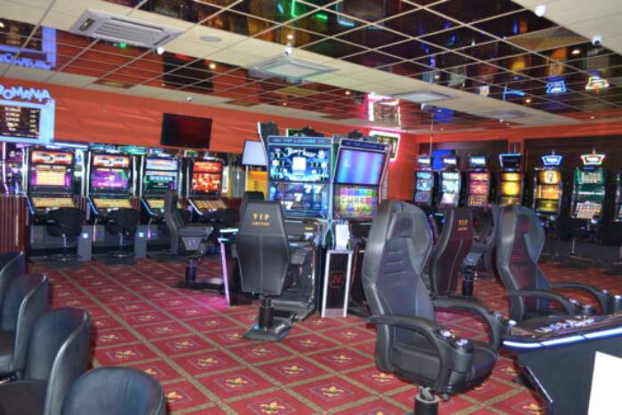 Admiral Club, Deva