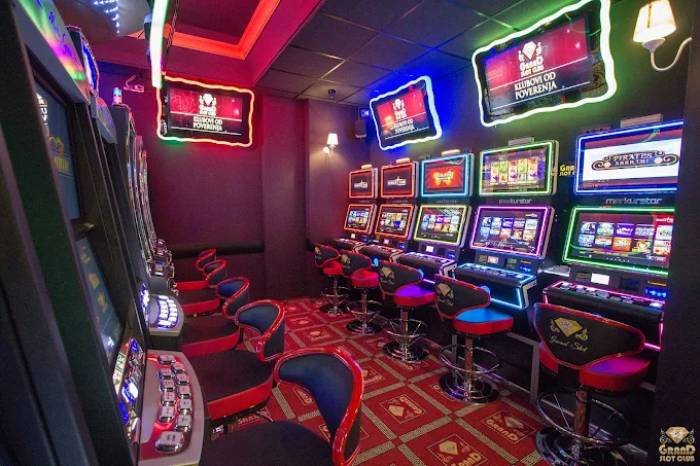Grand Slot Club Crveni Krst, Beograd
