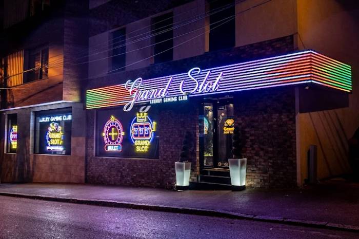 Grand Slot Club Čuburska, Beograd