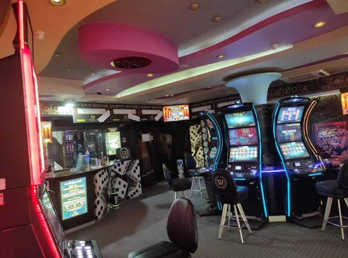 Winner Slot Club Leskovac, Madera