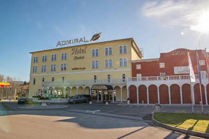 Casino & Hotel Admiral, Škofije
