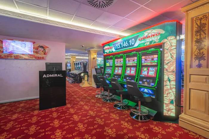 Casino & Hotel Admiral, Škofije