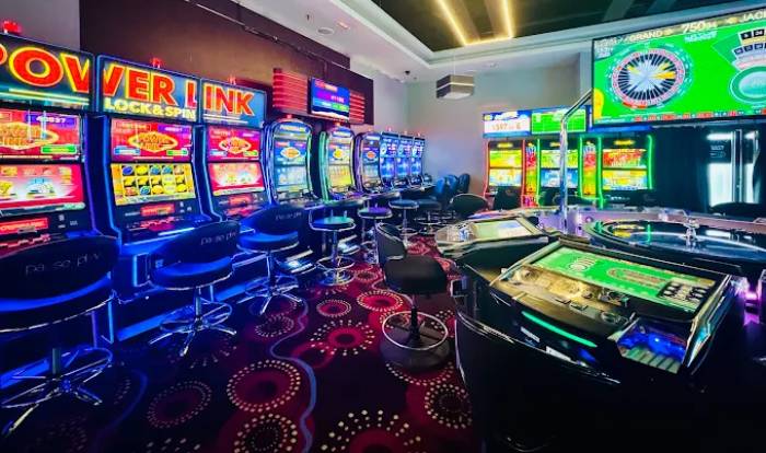 Pause & Play Gaming Lounge & Sports Bar, Ponferrada