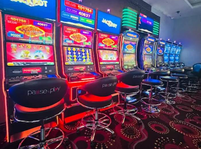 Pause & Play Gaming Lounge & Sports Bar, Ponferrada