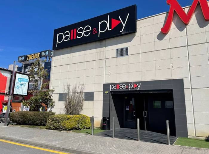 Pause & Play Games Room & Sportsbar CC Gorbeia, Álava