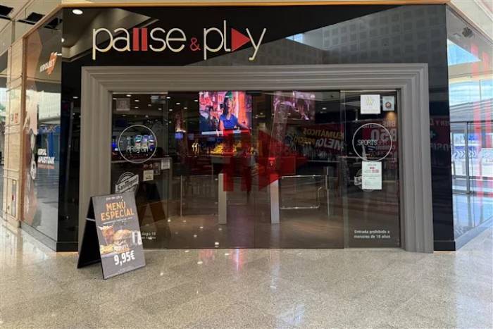Pause & Play Games Room & Sportsbar CC Gorbeia, Álava
