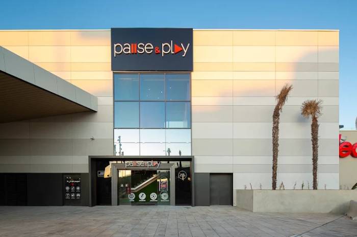 Pause & Play Games Room & Sports Bar CC Lagoh, Seville