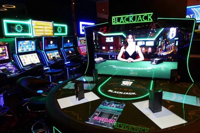 Pause & Play Games Room & Sports Bar CC Lagoh, Seville