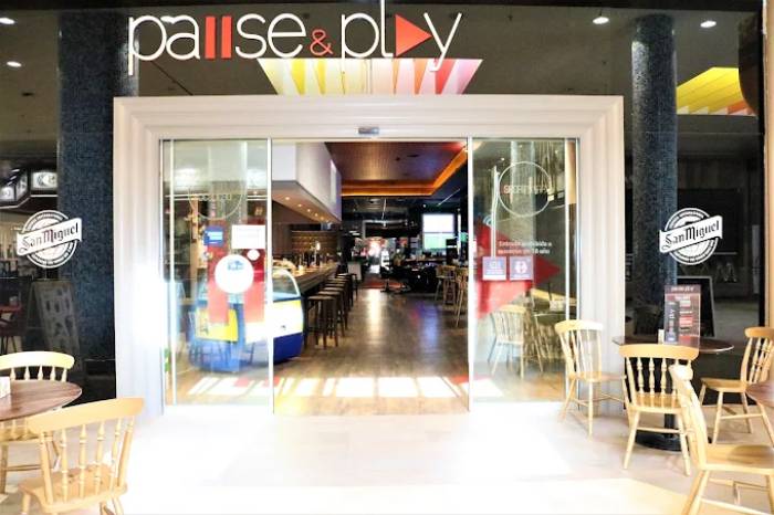 Pause & Play Games Room & Sports Bar CC Los Alfares, Toledo