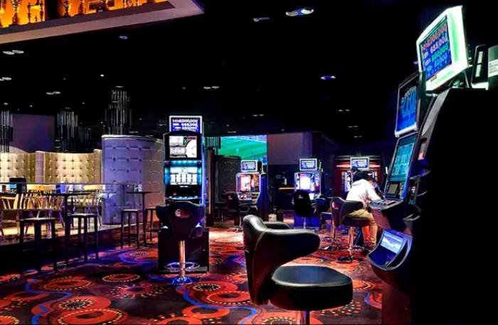 Pause & Play Games Room & Sports Bar CC Los Alfares, Toledo