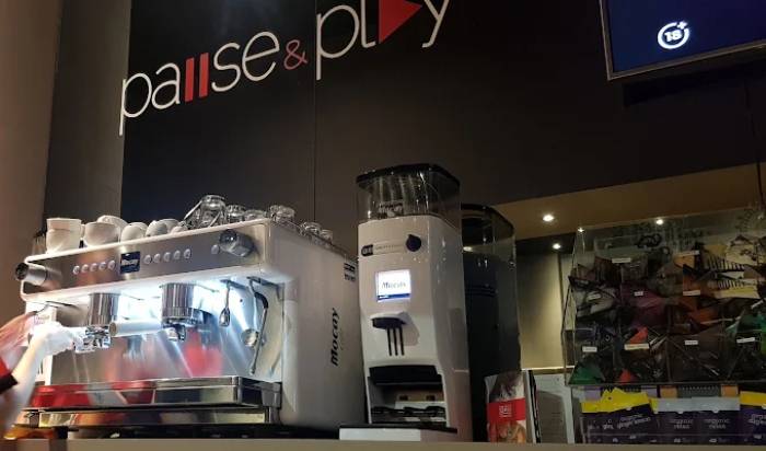 Pause & Play Games Room & Sports Bar CC Los Alfares, Toledo