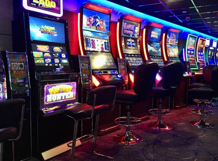 Admiral Casino, Derby
