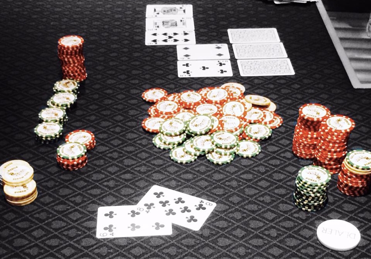 尤金Full House Poker Room