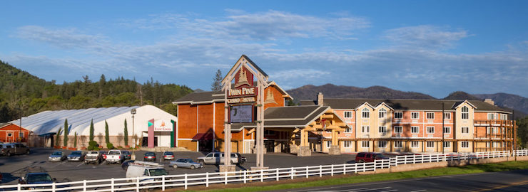 Twin Pine Casino & Hotel, Middletown